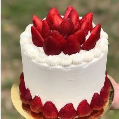 8" Strawberries & Cream Cake (3-Layered)