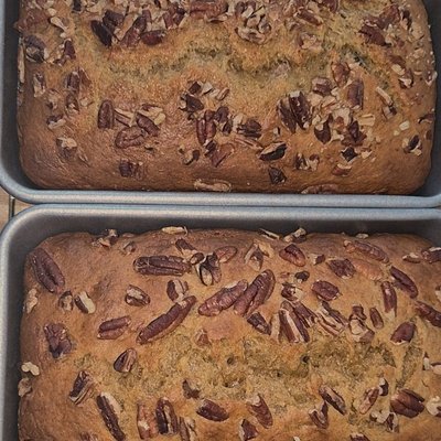 Pan De Platano Y Nuez                             Banana Nut Bread