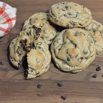 NYC Style Chocolate Chip Chunkies