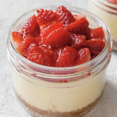 Fresh Strawberry Cheesecake