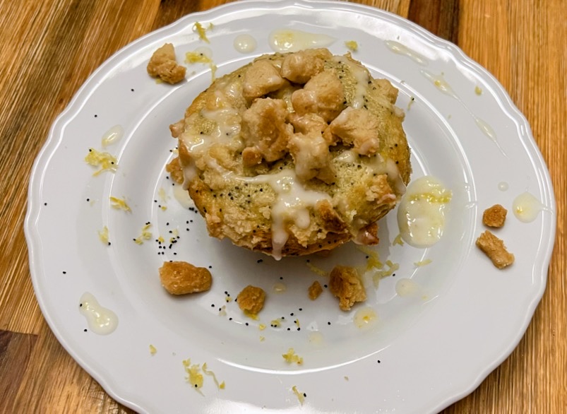 12 Lemon Poppyseed Muffins With Streusel & Lemon Glaze