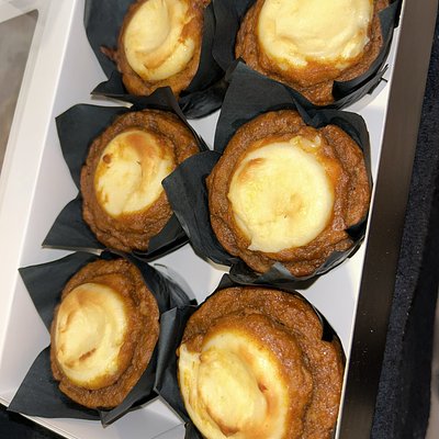 Pumpkin Cream Muffins, 6 Count 