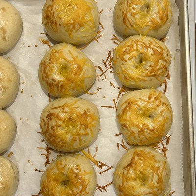 Cheese Bagels (8 Pack) 
