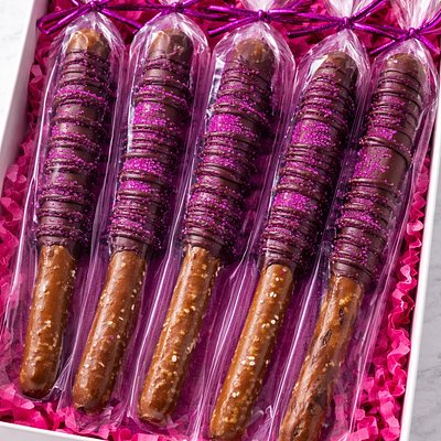 Chocolate Covered Pretzels 🥨 (6ct) Or (12ct)
