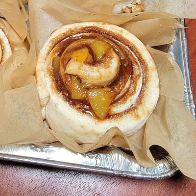 Sourdough Cinnamon Rolls 4 Pack-Peach