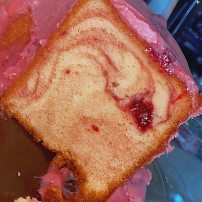 Strawberry Pound Cake 🍓 