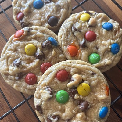 M&M’s Chocolate Chip Cookies (6 Count)
