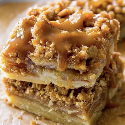 Salted Caramel Apple Pie Bars