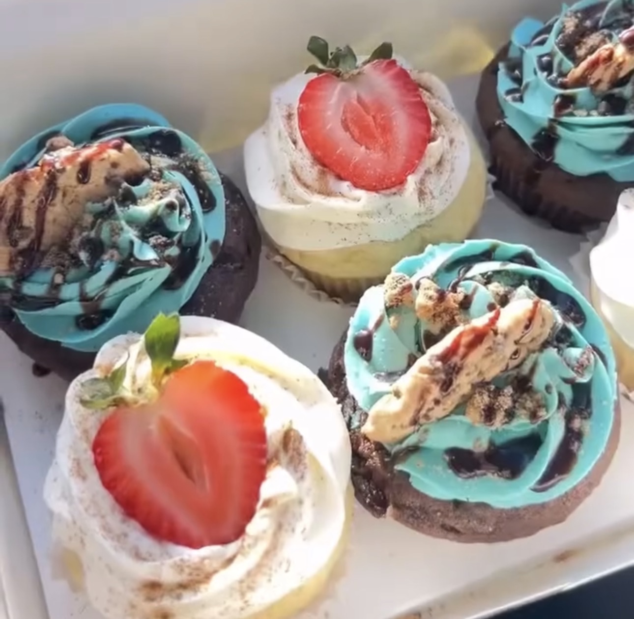 Mix N Match 6CT Tres Leches🍰 & Cookie Monster💙🍪