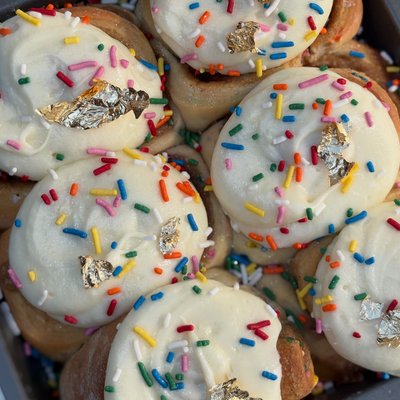 Cinnamon Rolls (8ct) 