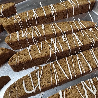Gingerbread Biscotti w/ White Choc Drizzle 
