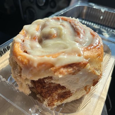 Original Cinnamon Roll With Glaze