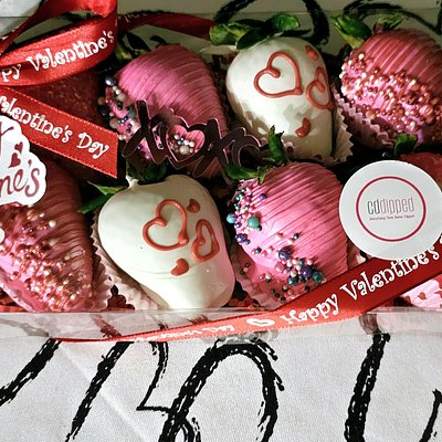 Valentine Boxes w/ Strawberries