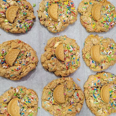 🎉 Funfetti Golden Oreo Cookies