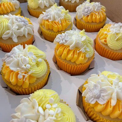 Cupcakes (with Filling) 