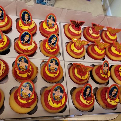 Wonderwoman cupcakes 