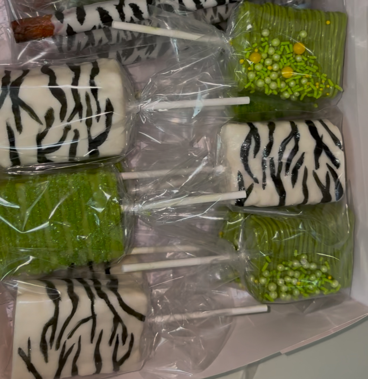 6 Custom Krispies