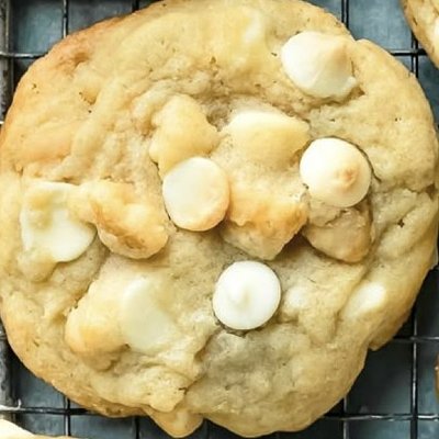 Macadamia Nut Cookie 1 Dozen