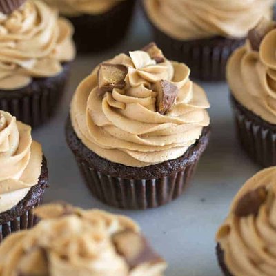 Reese Peanut Butter Cupcakes