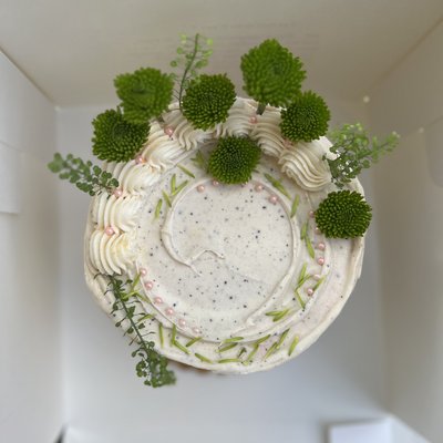 Standard Medium Cake (serves 10-12)