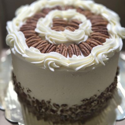 Classic 2-Layer Cakes  Size 8 Inch 