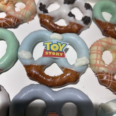 Chocolate Dipped Pretzels  (1 Dozen)