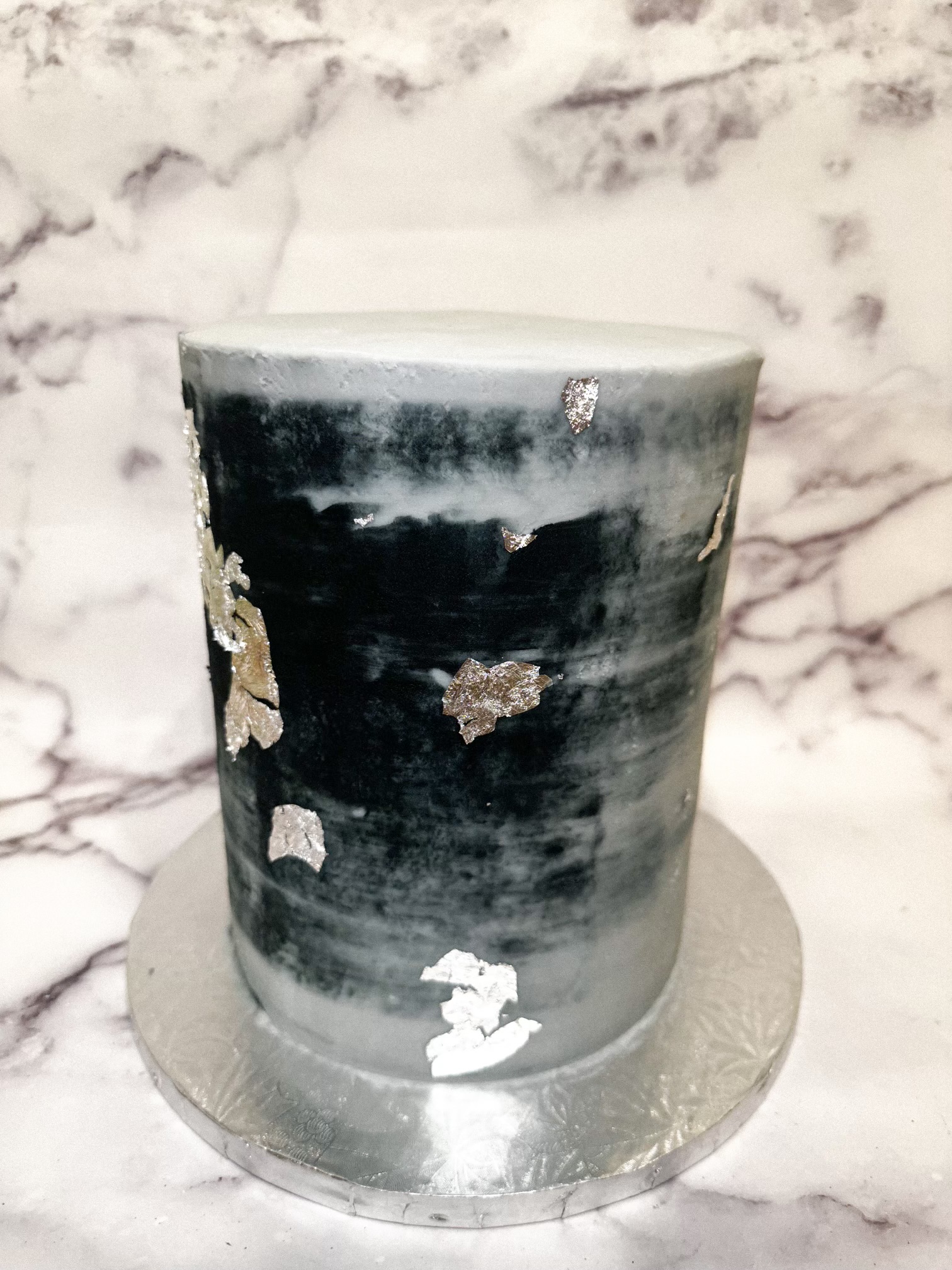 tall one tier six inch cake