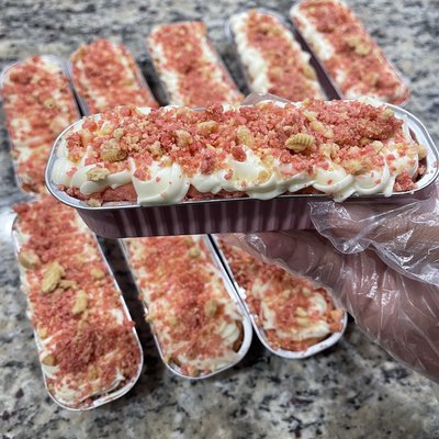Strawberry Crunch Mini Cakes
