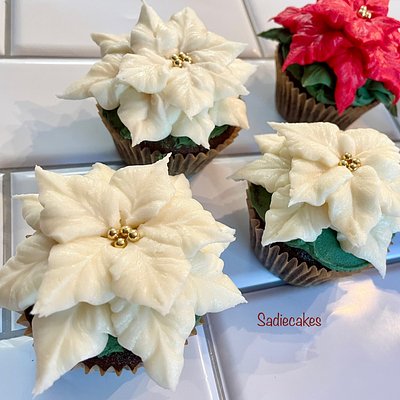 White Poinsettia Cupcakes (Chocolate)
