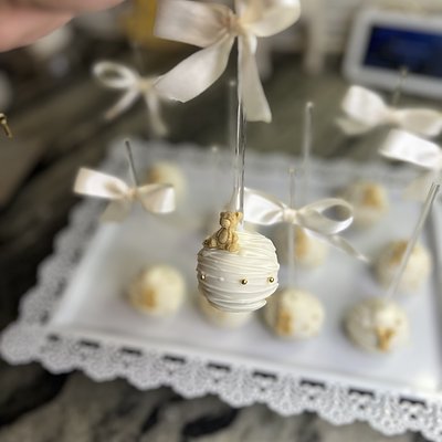 Custom Cake Pops (By Dozen)