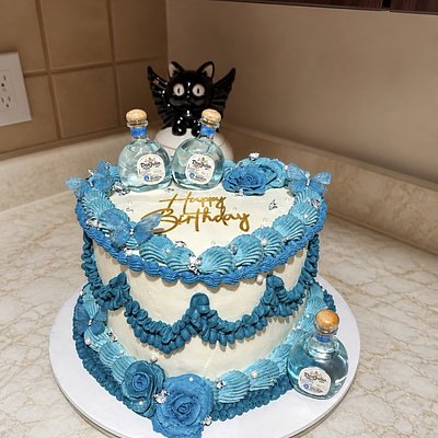 10in Custom Heart Cake🖤