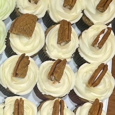 Oatmeal Cream Pie Cupcakes 