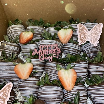 Chocolate Covered Strawberries 9CT