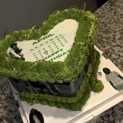 8in Heart Cake