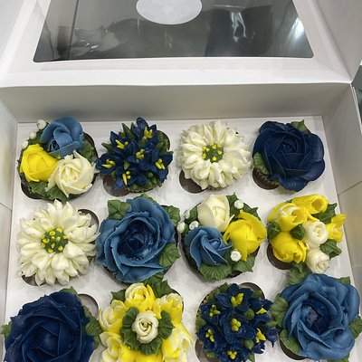 1 Dozen Floral Cupcakes