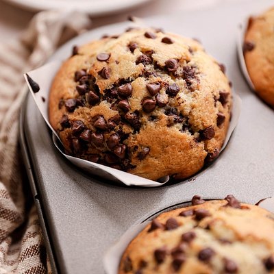 Chocolate Chip Jumbo Muffins 