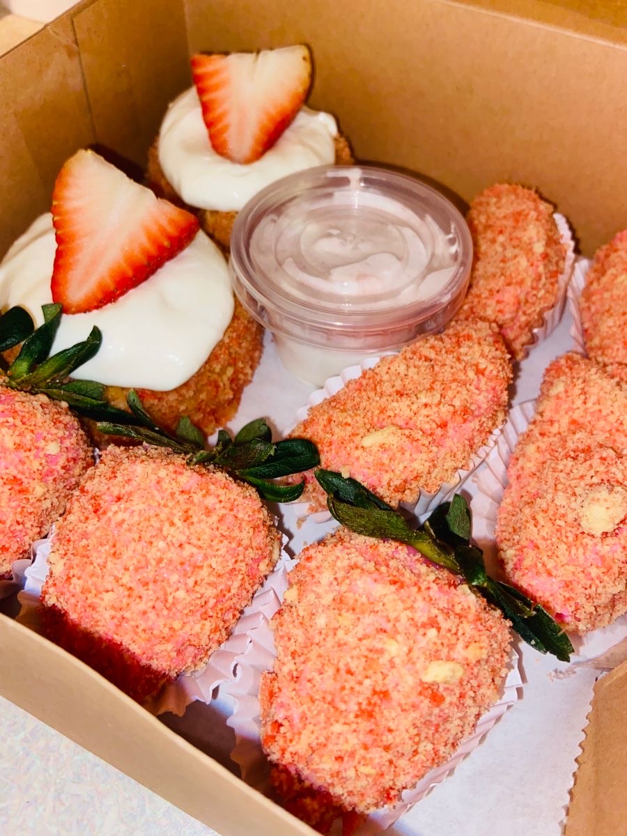 White chocolate Strawberry crunch