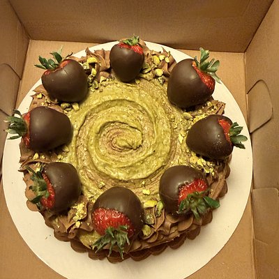 9” Dubai Chocolate Cake 