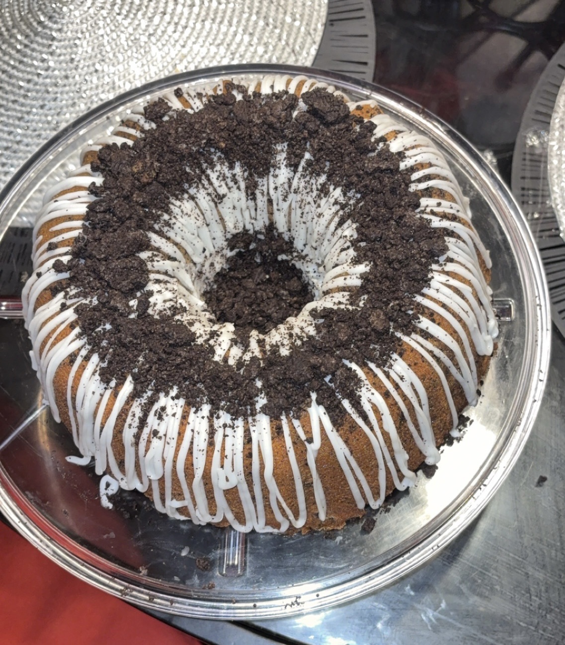 Cookies And Cream Bundt Cake (Medium) 
