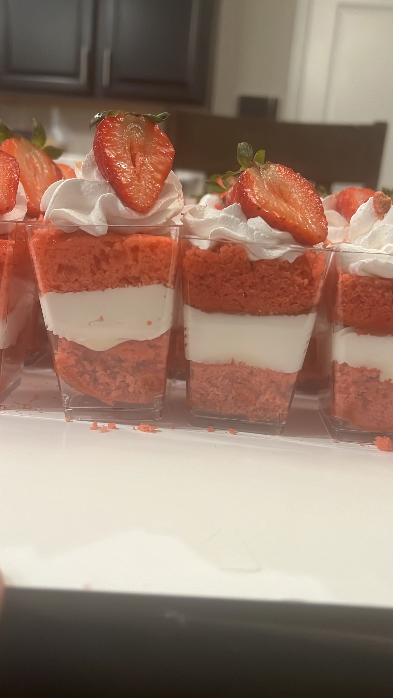Cake shooters