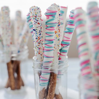 Candy Dipped Pretzel Rods