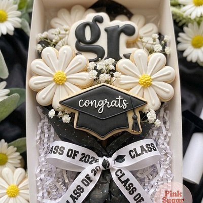 PRE-ORDER Class Of 2026 Graduation Cookie Bouquet