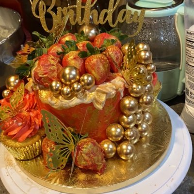 8 Inch Round Cake 