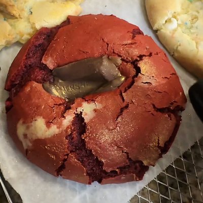 Velvety Red Cookies 