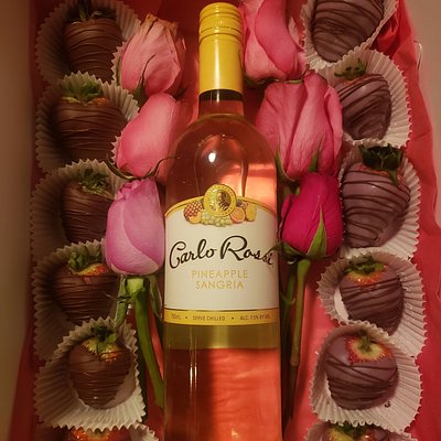 Wine Strawberry And Rose Box