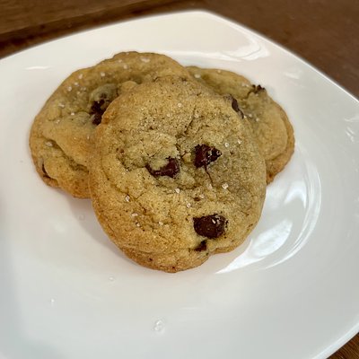 12 Browned Butter Chocolate Chip Cookies