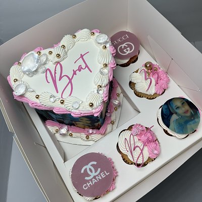 5in Bento Box w/ 5 Cupcakes  