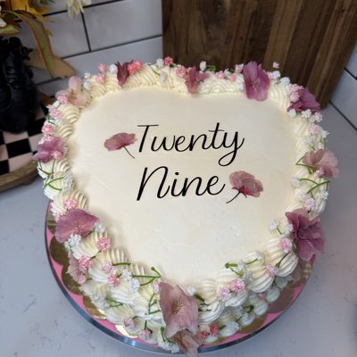 10” Vintage Heart Cake