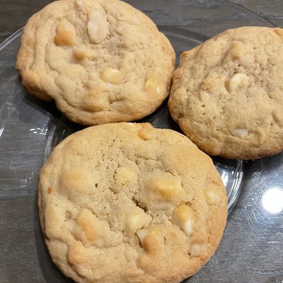 White Chocolate Chip Macadamia Nut Cookies 
