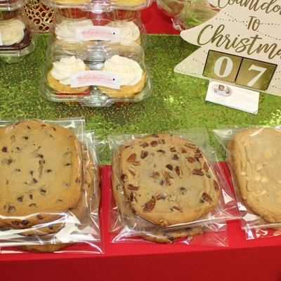 Jumbo Cookies (4)